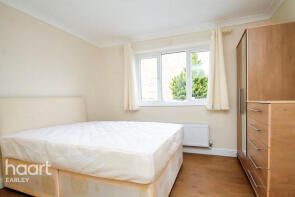 146, Howth Drive, Reading RG5 3DL