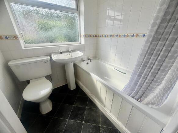 3 bed Semi-Detached for sale Image 12