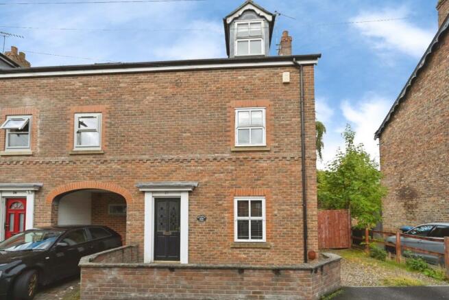 4 Bedroom Semi-Detached in HG4 2AH