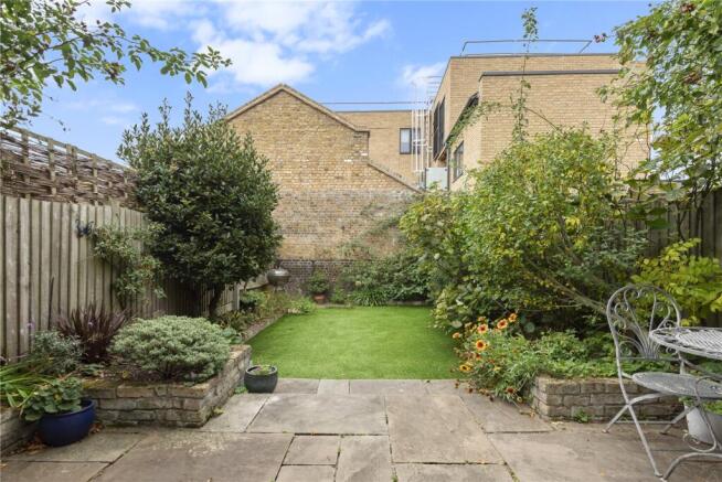 Aspley Road, London, SW18 photo 4