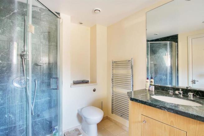 En Suite Bathroom.jpg