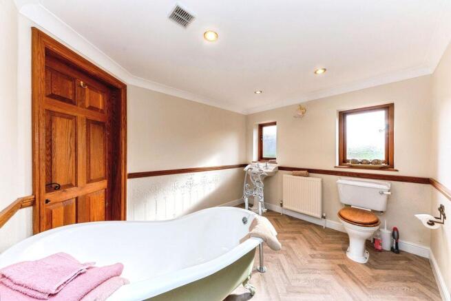 Jack n Jill ensuite