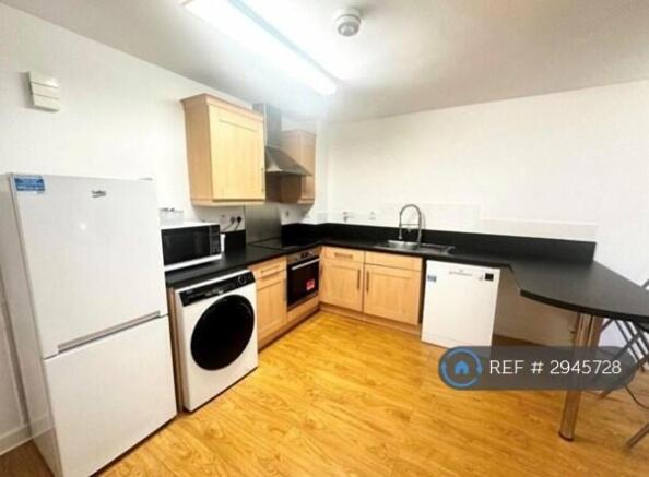 Fully Fitted Kitchen