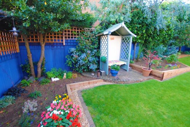 Donne garden 3.jpg