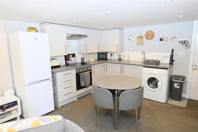 4 bed Detached for sale Image 5