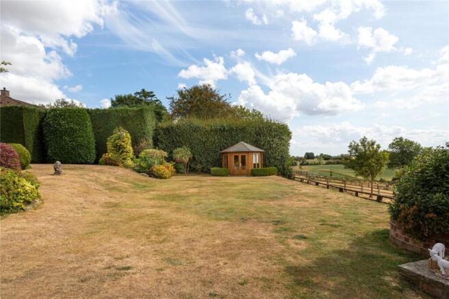 4 bed Detached for sale Image 12