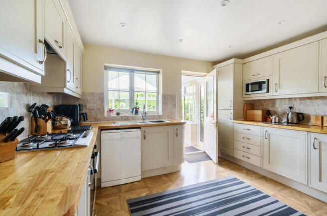 Kitchen/Breakfast Rm