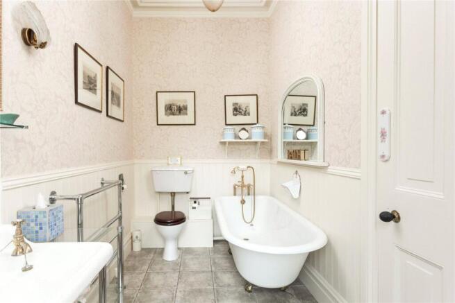 10 bed Detached for sale Image 11