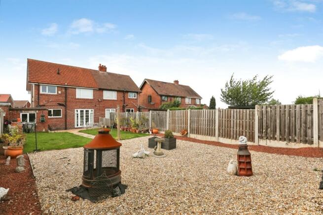 3 bed Semi-Detached for sale Image 4