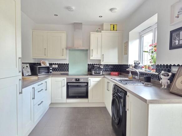 Buckton Close, Glastonbury, BA6 photo 4