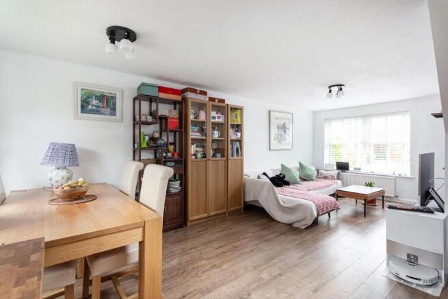 4 bed Semi-Detached for sale Image 5
