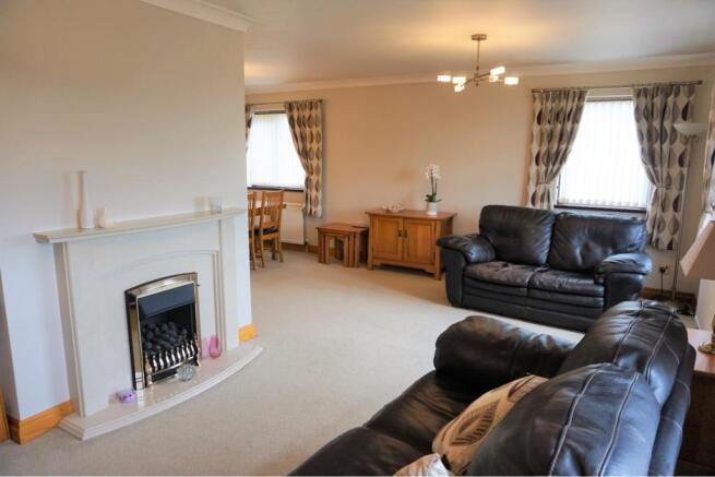 Lounge/Dining Room