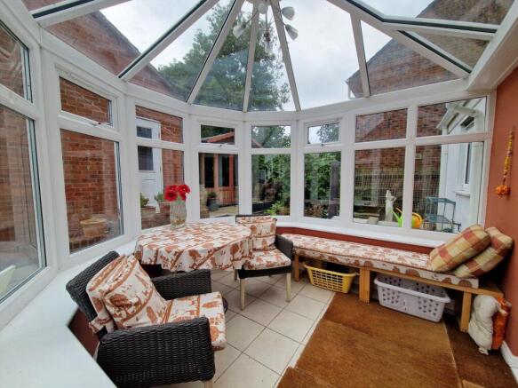 4 bed Detached for sale Image 11