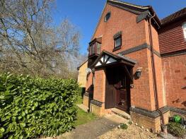 90, Dairymans Walk, Guildford GU4 7FF