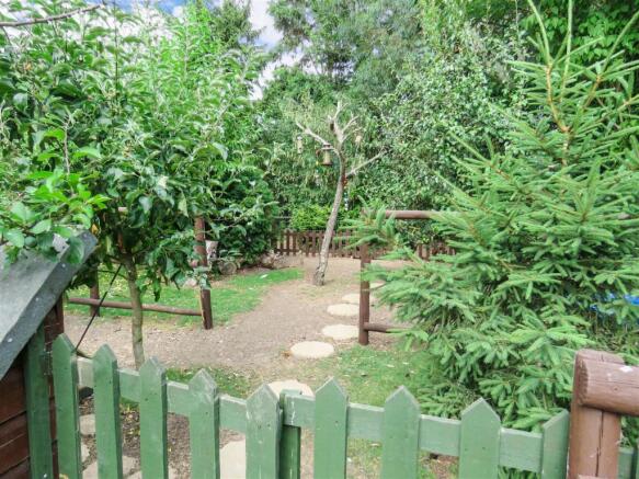 TREE GARDEN.JPG