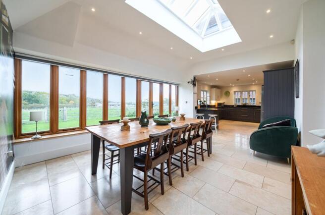 Kitchen diner
