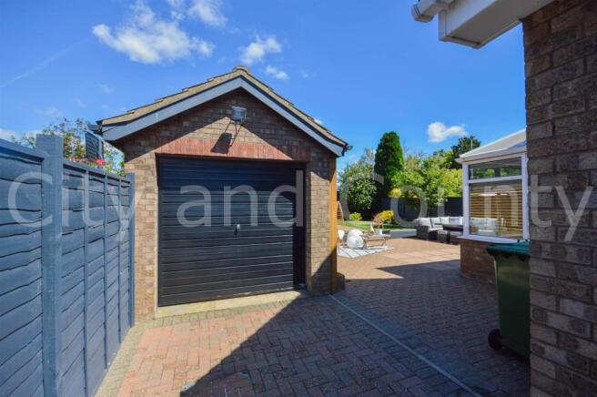 garage.jpg