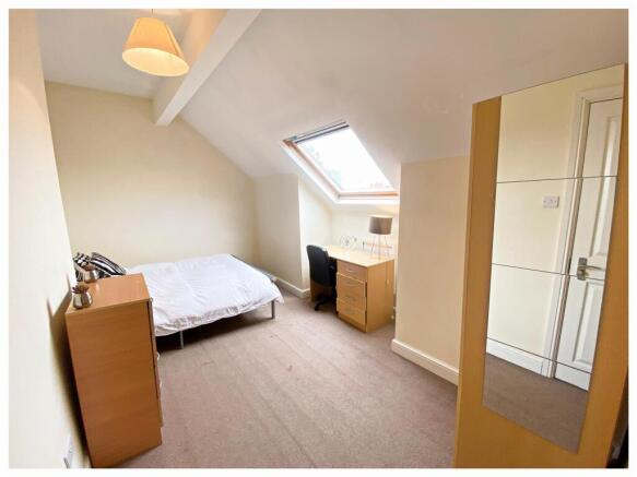 5 bed Terraced to rent Image 7