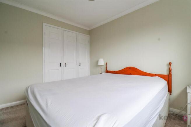 3 bed Semi-Detached to rent Image 8