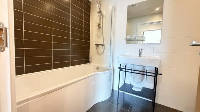 1 bed Apartment to rent Image 7