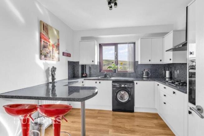 3 bed Town House for sale Image 6
