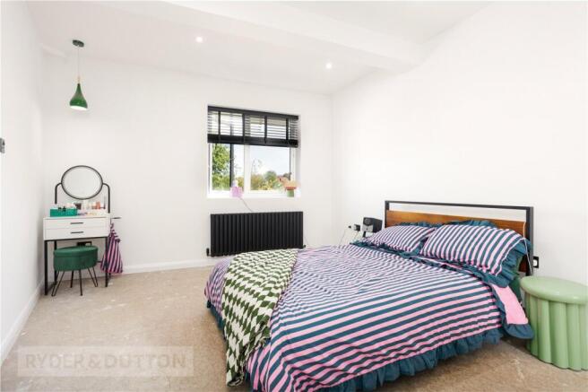 5 bed Detached Bungalow for sale Image 11