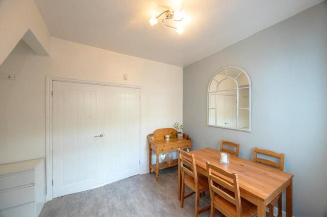 3 bed Terraced to rent Image 6