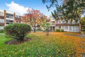 12, Foxgrove, London N14 7EA