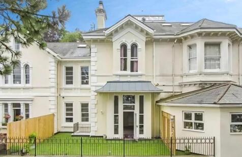 Highwood Grange, Wolborough Hill, NEWTON ABBOT, Devon.