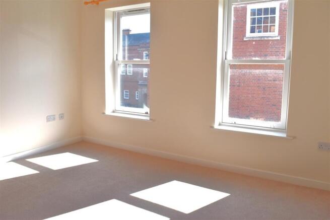 2 bed Flat to rent Image 6