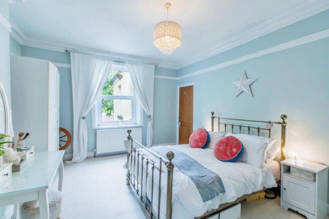4 bed Detached for sale Image 6