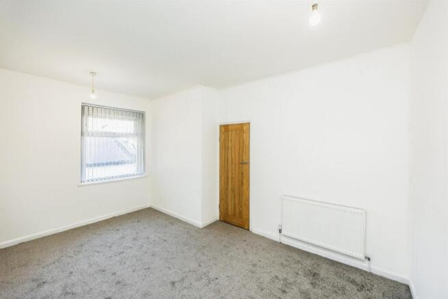2 bed House to rent Image 8