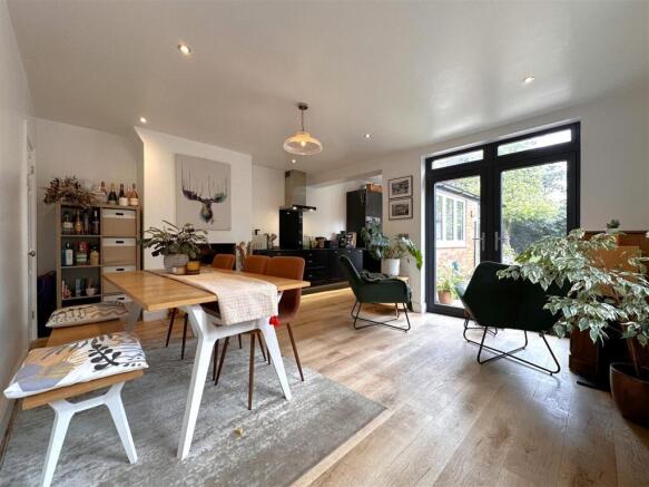 OPEN-PLAN Living Space 749