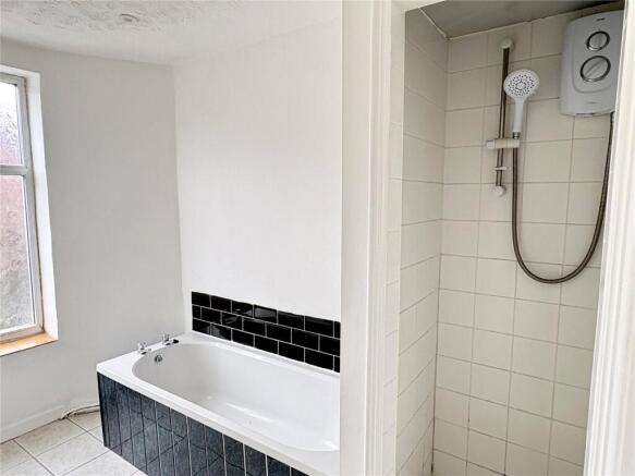 3 bed Terraced for sale Image 9