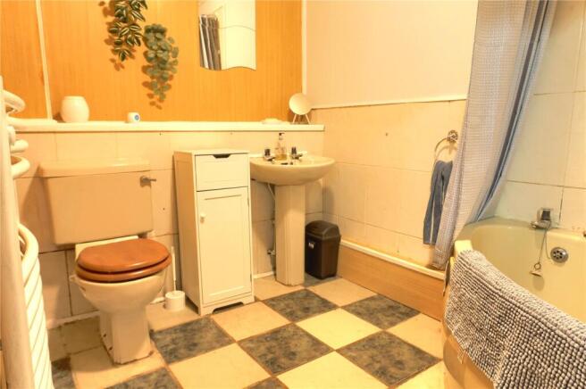 2 bed Flat for sale Image 10