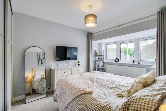 3 bed Semi-Detached for sale Image 10