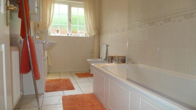 FAMILY BATHROOM