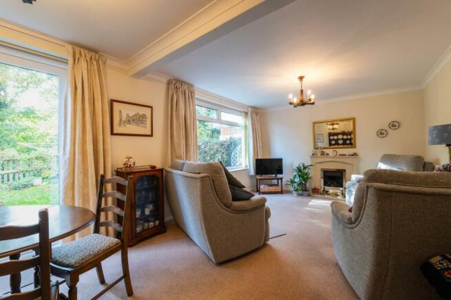 LIVING ROOM-1.jpg