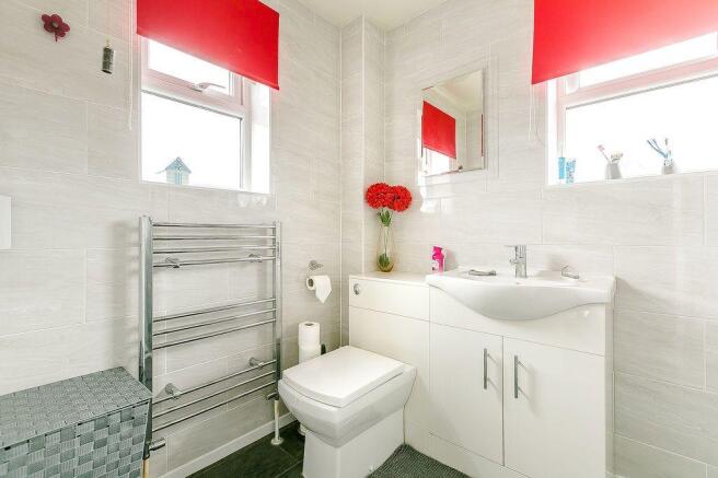 Bathroom (Family bathroom)
