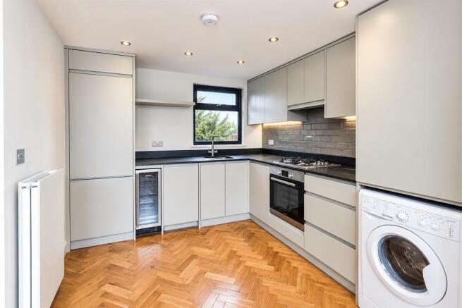 01-kitchen.jpg