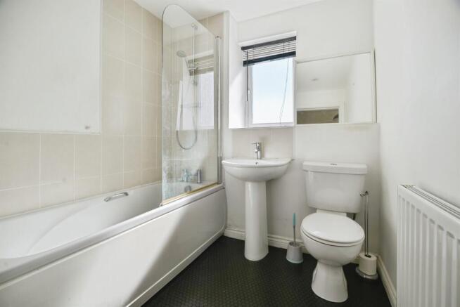 2 bed Flat for sale Image 11