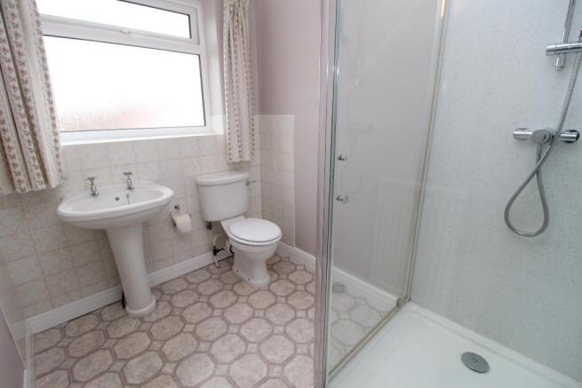 SHOWER ROOM/W.C.