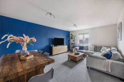 Dorney Road, Swindon, SN25