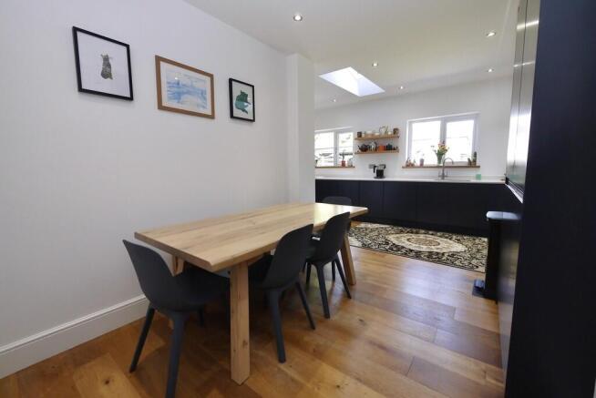 4 bed Detached for sale Image 9