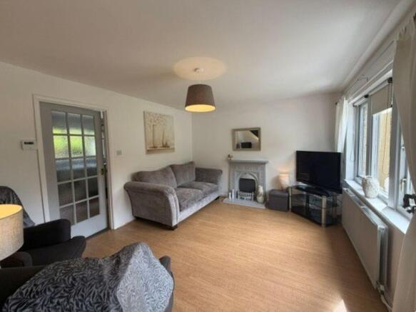 3 bed Semi-Detached for sale Image 8