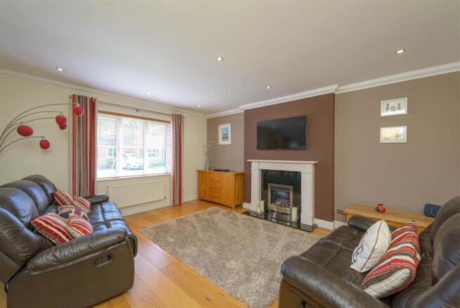 12KensingtonDrive_011.jpg