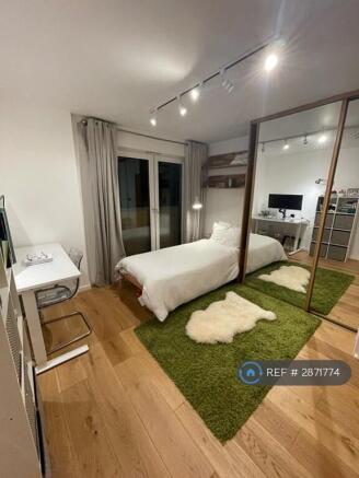 Room 1 Ensuite 