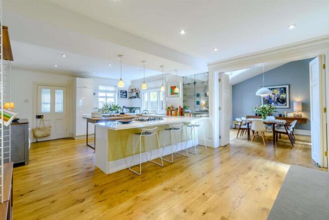 8443272-interior24-800.jpg