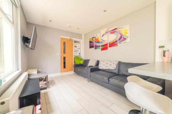 Lrg_Award-winning Media team on EVERY Listing_13 (