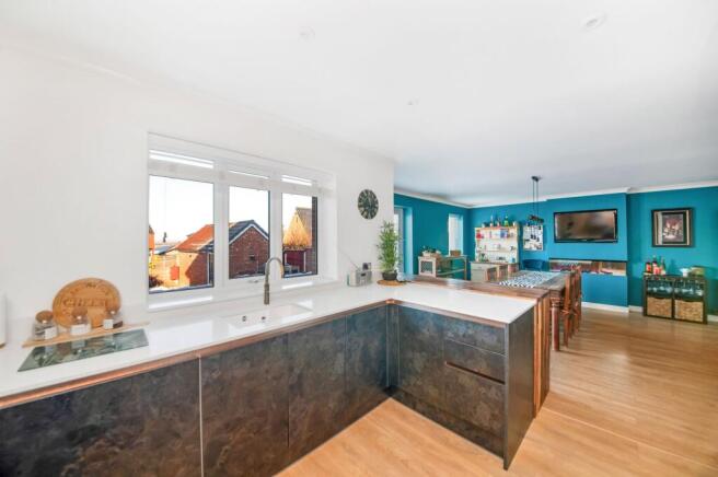 KITCHEN DINING ROOM